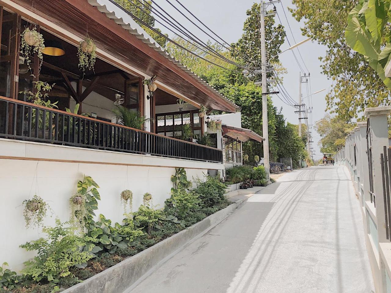 The Reef Hotel & Studios Koh Lipe Exterior photo